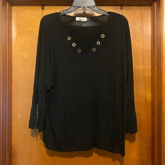 It’s bundle time! 2pc Various Size 1X Tops - Picture 2 of 7